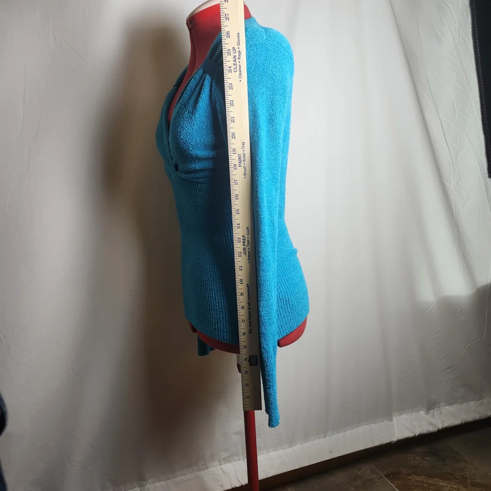 Vibrant Turquoise Long Sleeve V-neck Sweater - Picture 6 of 9